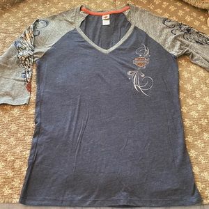 Harley~Davidson v neck 3/4 sleeve shirt